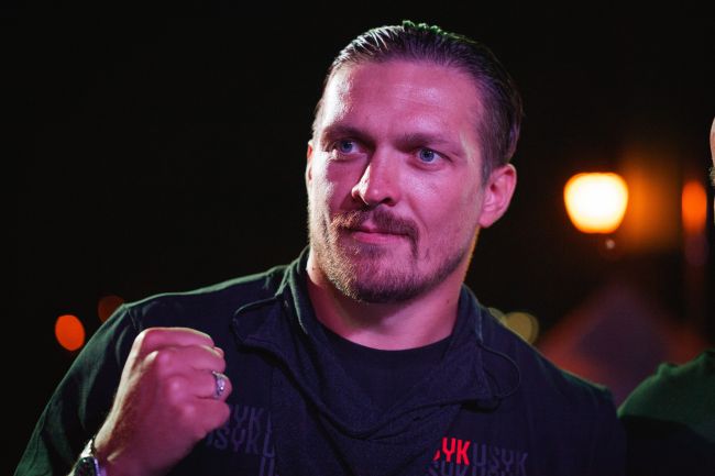 Oleksandr Usyk affrontera l'ancien champion de kickboxing Rico Verhoeven aux pyramides égyptiennes.