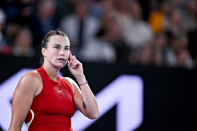 Les fans et les critiques fustigent la bataille des sexes entre Sabalenka et Kyrgios : "insipide, inutile et embarrassante"