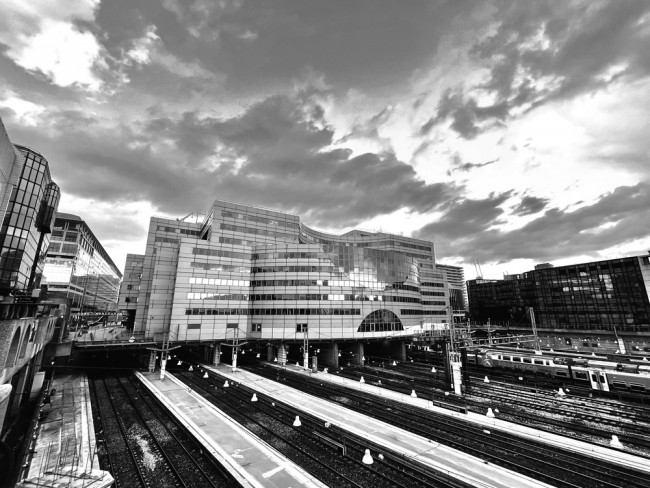 La police française arrête un homme armé qui 