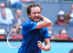 Le fait que Daniil Medvedev joue &agrave; nouveau &agrave; ce niveau est "formidable pour le sport", d&eacute;clare Jannik Sinner.