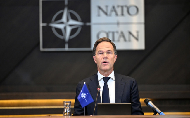 Rutte déclare que l'article 5 n'est pas sur la table après que l'OTAN a abattu un missile se dirigeant vers la Turquie.