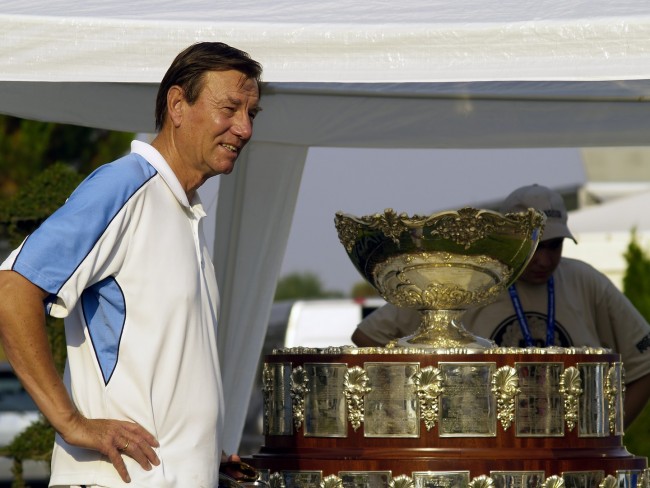 Novak Djokovic en larmes lors d'un hommage émouvant à son mentor Nikola Pilic