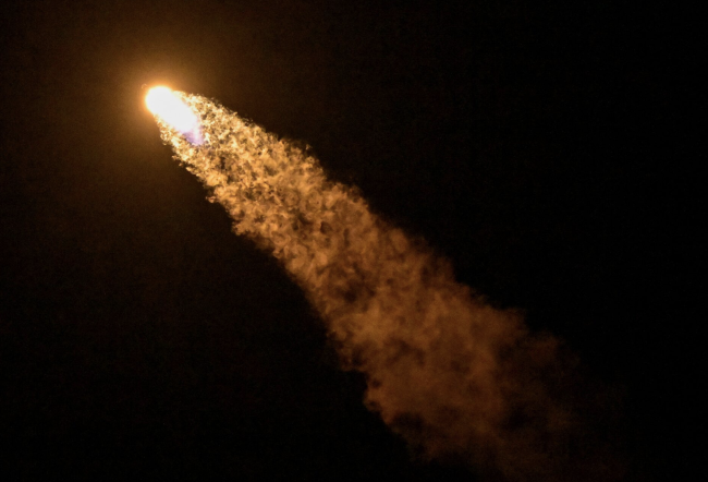 SpaceX lance la mission Crew-12 vers la station spatiale internationale.