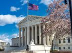 La Cour supr&ecirc;me des &Eacute;tats-Unis vote en faveur du maintien du droit &agrave; la citoyennet&eacute; par naissance dans une d&eacute;cision serr&eacute;e (5 voix contre 4)