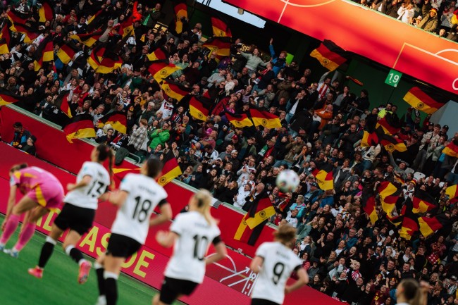 L'Espagne survit à l'assaut de l'Allemagne et tout se jouera au match retour de la Ligue des nations féminine : 0-0