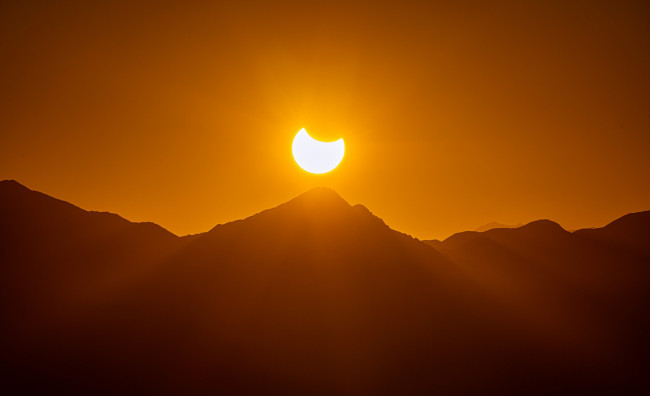 La NASA loue un village abandonné en Espagne pour diffuser l'éclipse solaire à 10 millions de personnes