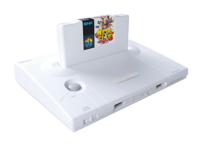 La Neo Geo AES+ est bien réelle, le roi revient après 35 ans.