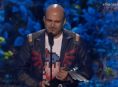 La victoire d'Amir Satvat aux Game Awards 2024 pour avoir aidé des devs licenciés se transforme en tempête de haine.