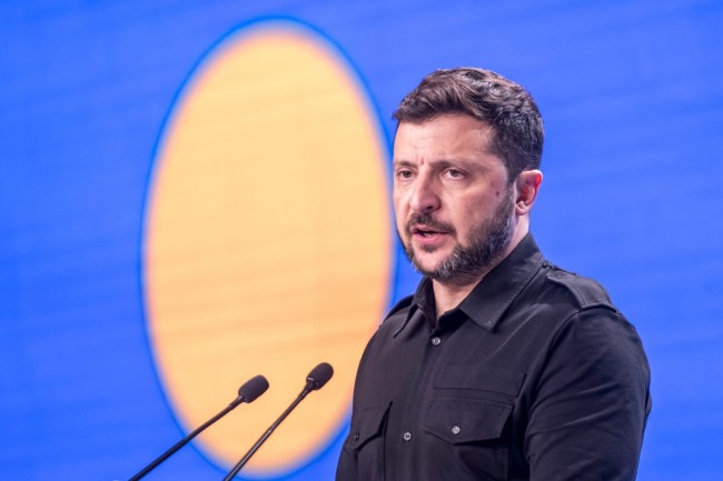 Zelensky rejette l'affirmation russe d'une attaque de drone sur la résidence de Poutine comme des "mensonges typiquement russes".