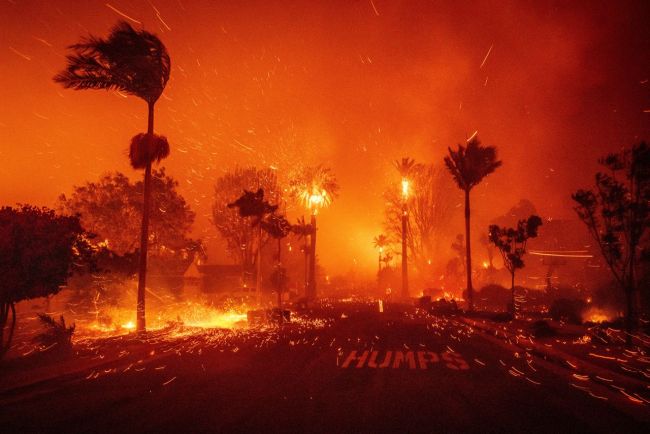 Les matchs de la NBA et de la NFL sont reportés en raison des incendies de forêt à Los Angeles.