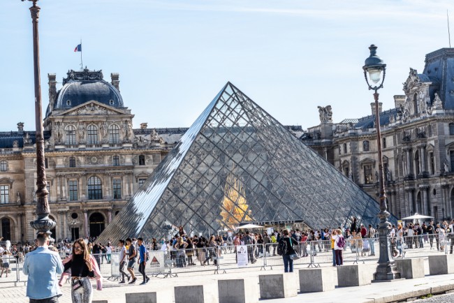 Le Louvre restera fermé lundi pour cause de grève