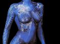 Rebecca Romijn révèle qu'il lui faut jusqu'à sept heures de maquillage pour devenir Mystique.