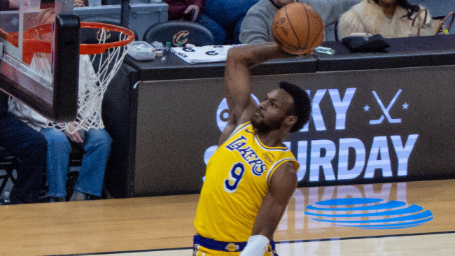 LeBron James "ne considère pas comme acquis" le fait de jouer avec son fils, alors qu'ils approchent d'une autre première dans l'histoire de la NBA.