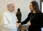 Le pape L&eacute;on rencontre la figure de l'opposition v&eacute;n&eacute;zu&eacute;lienne Mar&iacute;a Corina Machado au Vatican