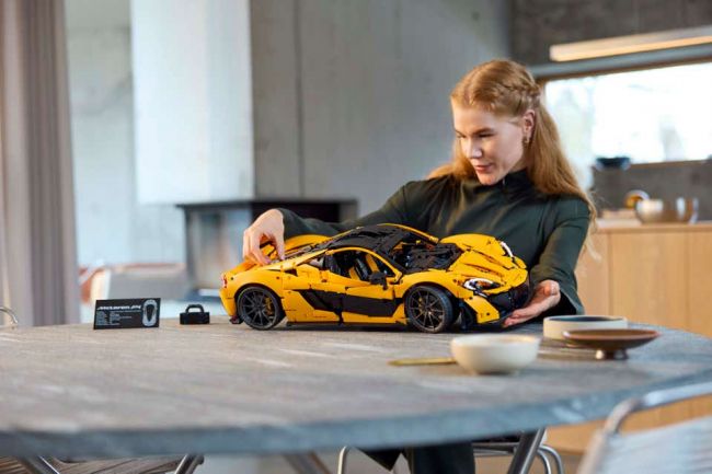 La P1 de McLaren a reçu le traitement Lego Technic.