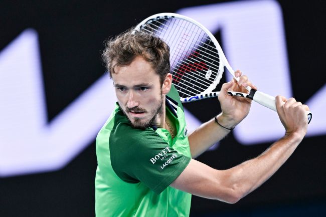 Daniil Medvedev est toujours bloqué à l'aéroport de Dubaï, il pourrait manquer Indian Wells