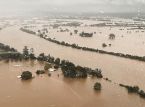 Les inondations en Australie font quatre morts et des dizaines de milliers de personnes sont bloquées.