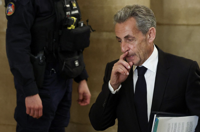 Ouverture du procès en appel de Sarkozy dans l'affaire du financement de la campagne libyenne.