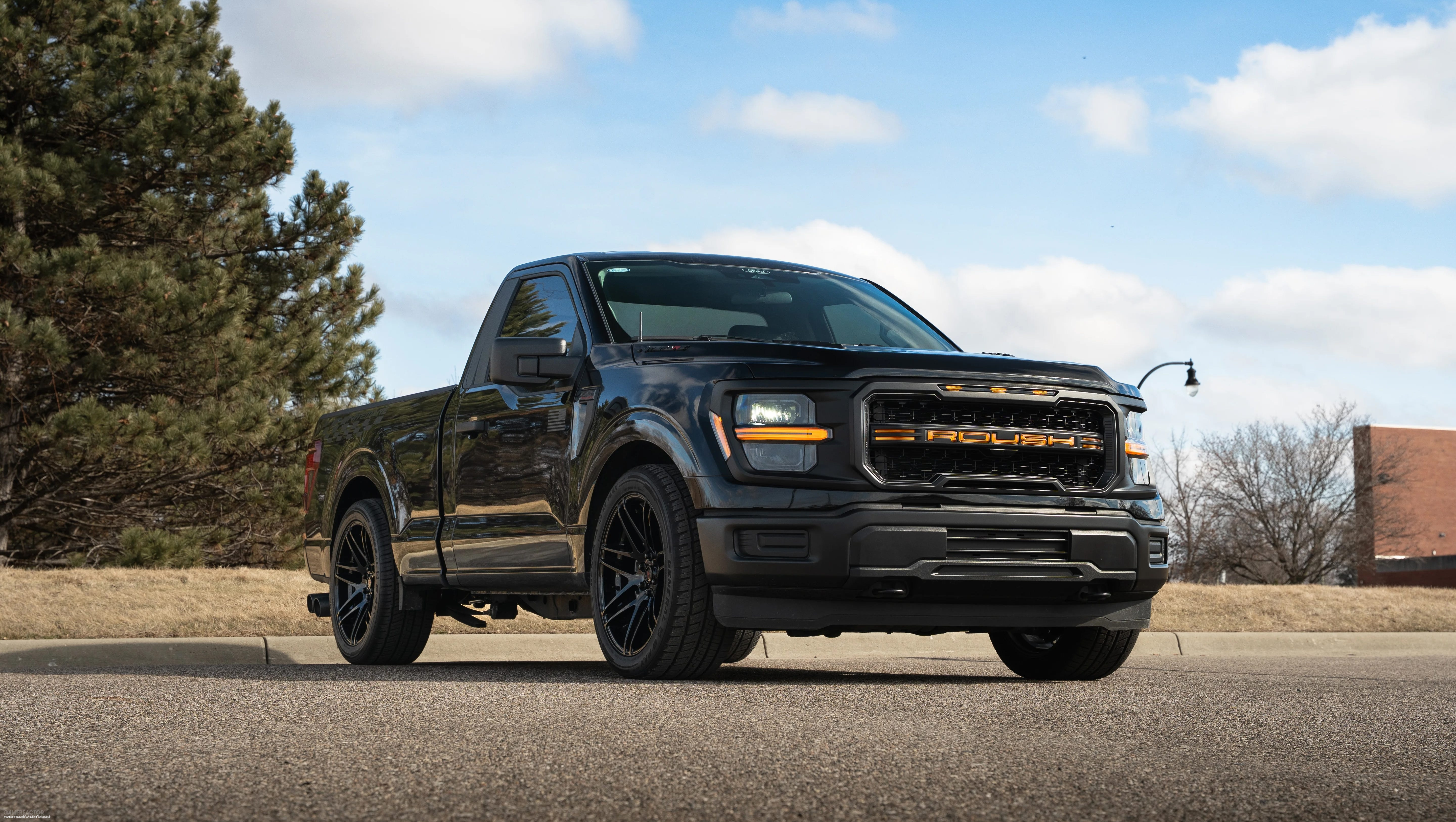 Ford dévoile la nouvelle F-150 Roush Nitemate à l'allure méchante ...