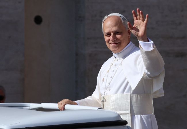 Le pape Léon dénonce la violence au Moyen-Orient comme étant "diabolique".