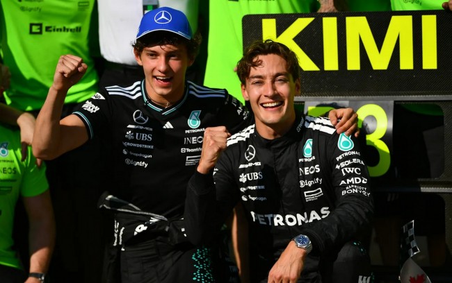 Mercedes confirme le maintien des pilotes de F1 George Russell et Kimi Antonelli pour 2026
