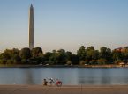 Le Service national de l'Park s des &Eacute;tats-Unis affirme que le rev&ecirc;tement du Reflecting Pool de Washington D.C. a &eacute;t&eacute; lac&eacute;r&eacute; par un couteau tranchant ou une lame de rasoir