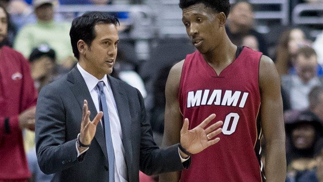 Erik Spoelstra, manager de longue date du Miami Heat, est également nommé entraîneur principal des États-Unis.