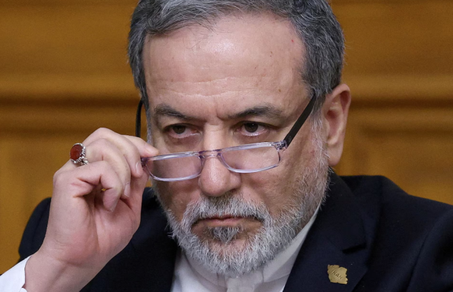 Le diplomate iranien Abbas Araqchi souhaite mener les négociations nucléaires par le biais de "négociations continues et persistantes"