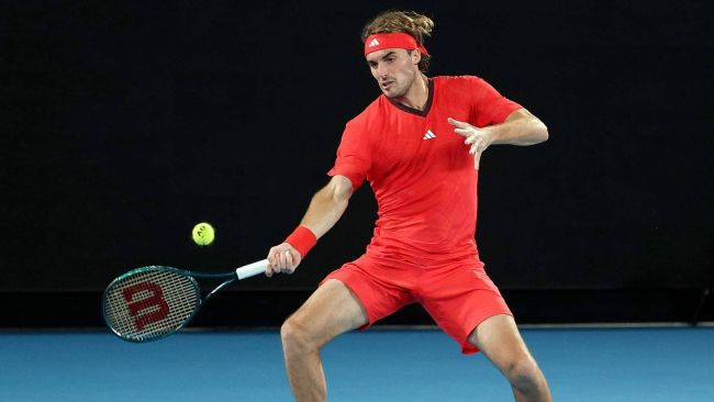 Stefanos Tsitsipas perd 6-0, 6-1 contre Arthur Fils : Un an piégé dans les sorties au troisième tour