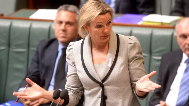 Le parti libéral australien nomme la première femme à la tête de son parti après sa défaite électorale.