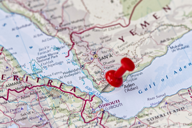 Le conflit au Moyen-Orient s'intensifie alors que le groupe rebelle yéménite des Houthis annonce un blocus naval contre l'Arabie saoudite
