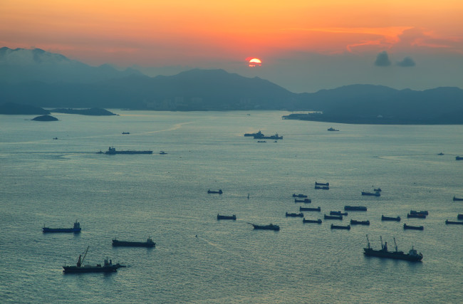 La Chine et les Philippines s'échangent des accusations à la suite d'un incident entre des navires dans les eaux contestées par les deux pays