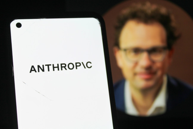 Anthropic refuse la demande du Pentagone de lever les mesures de protection de l'IA.