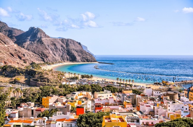 Le gouvernement des îles Canaries tente d'empêcher le navire à l'origine de l'épidémie d'hantavirus d'accoster sur leurs côtes.