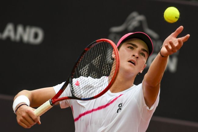 Souviens-toi de son nom : Fonseca devient le plus jeune Sud-Américain à remporter un titre de l'ATP Tour
