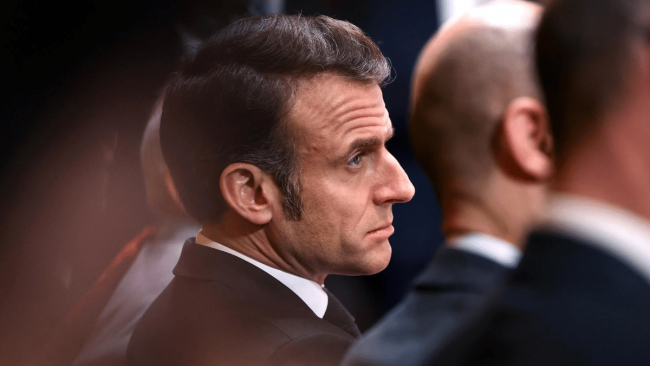 Les dirigeants européens organisent une réunion d'urgence à Paris après le revirement de Trump sur l'Ukraine.