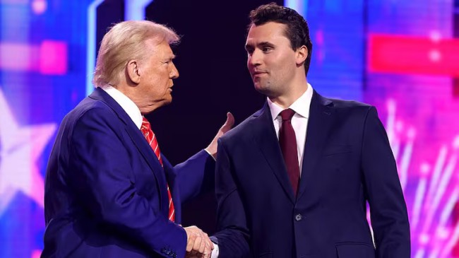 Trump pleure la perte de Charlie Kirk