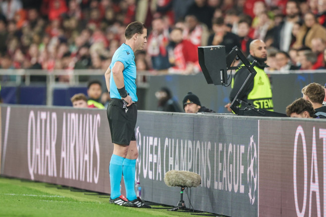 L'UEFA rappelle que la VAR ne doit être utilisée que "pour des erreurs claires et évidentes"