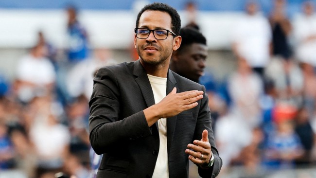 Liam Rosenior, entraîneur de Chelsea, prend l'entière responsabilité de l'écrasante défaite contre le PSG : en 15 minutes, leurs occasions se sont évanouies.