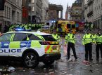 Une voiture fonce sur la foule lors du défilé pour le titre de Liverpool
