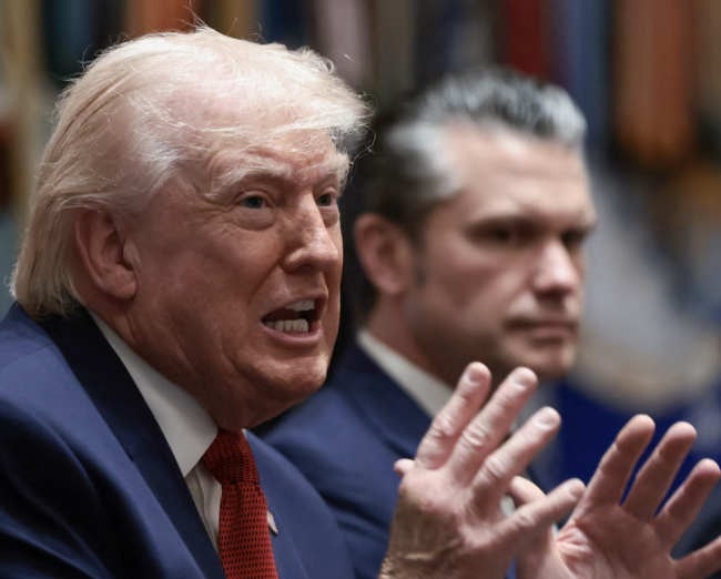 Trump qualifie les porte-avions britanniques de "jouets" dans sa dernière critique de l'OTAN.