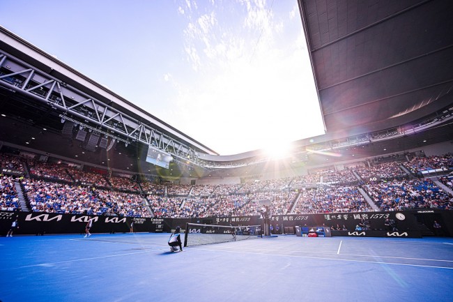 "Nous plaçons la barre bien haut pour la prochaine génération" : Les jeunes qui débutent à l'Open d'Australie.