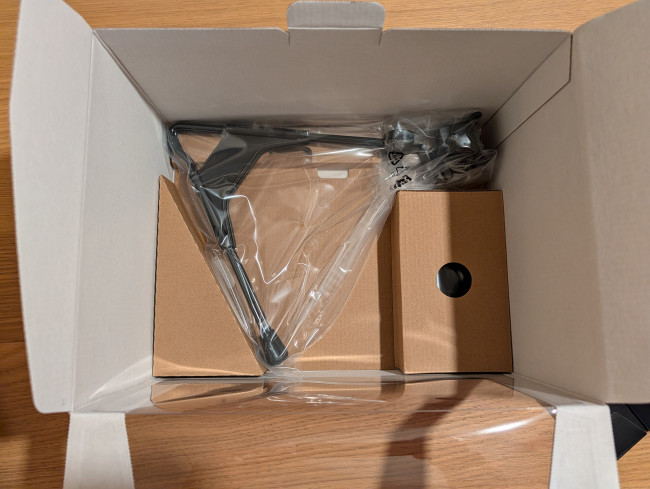 Unboxing et comparaison : Voici à quoi ressemble Virtual Boy pour Switch.