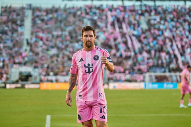 Leo Messi inscrit un doublé lors d'une victoire palpitante 5-3 à la MLS, un mois avant le début de la Coupe du monde.