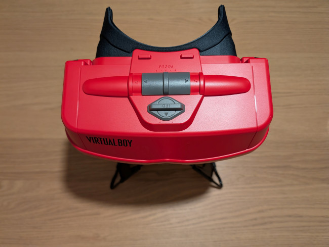 Unboxing et comparaison : Voici à quoi ressemble Virtual Boy pour Switch.