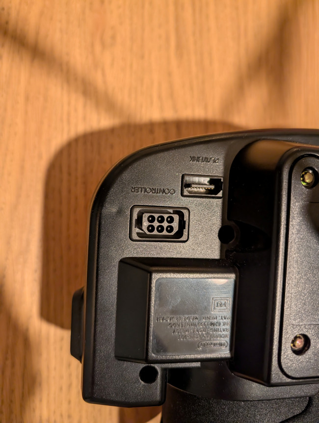 Unboxing et comparaison : Voici à quoi ressemble Virtual Boy pour Switch.