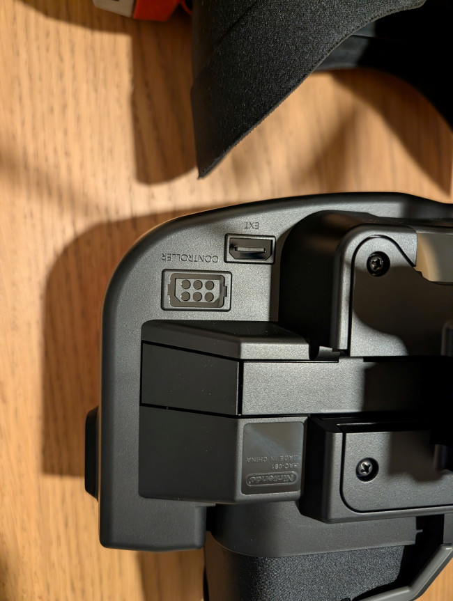 Unboxing et comparaison : Voici à quoi ressemble Virtual Boy pour Switch.