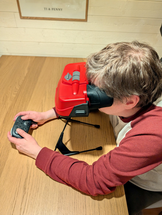 Unboxing et comparaison : Voici à quoi ressemble Virtual Boy pour Switch.