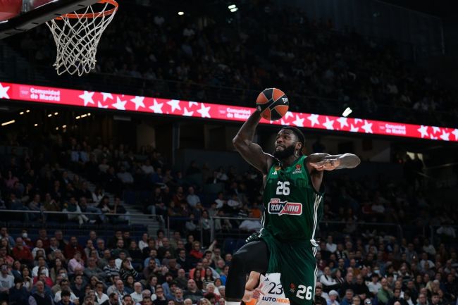 L'horrible blessure subie par Mathias Lessort, joueur du Panathinaikos, fait s'évanouir plusieurs témoins