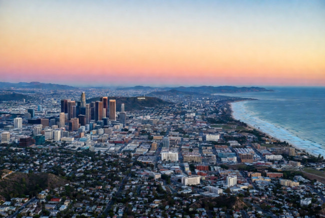 Los Angeles installe des barrières à déchets dans ses rivières pour protéger l'océan